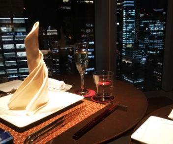 3回目のリピーターパパさんとデートへ私のリクエストで予約のとれない超人気レストランへ！